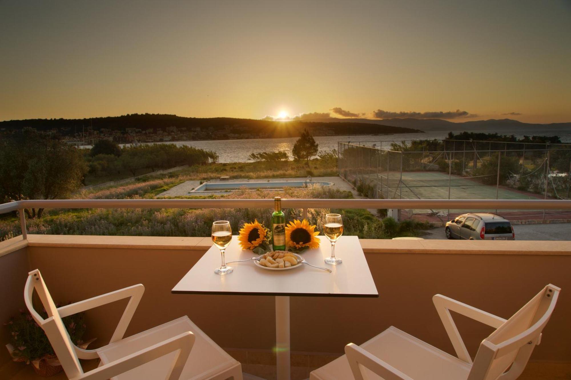 Gliving365 Capital Appartement Argostoli  Buitenkant foto